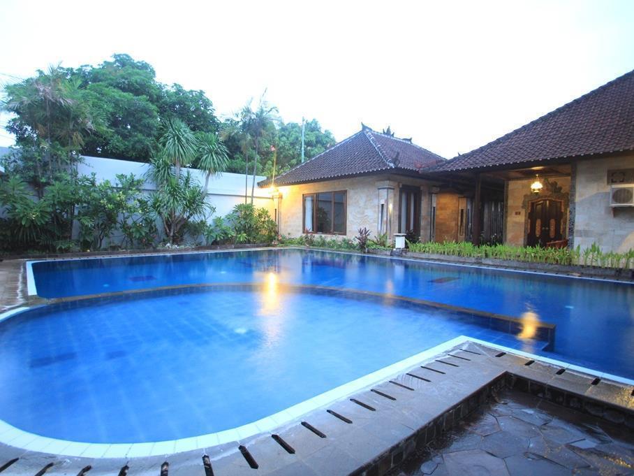 Taman Sari Hotel 3*